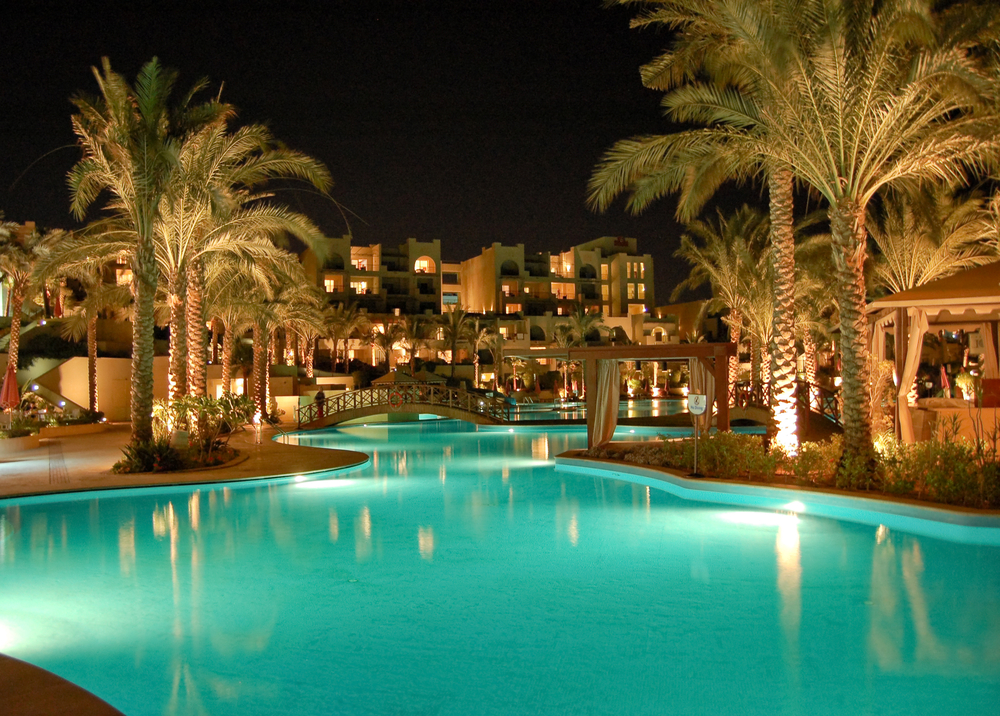 Luksusowy hotel i bary w Sharm el Sheikh, Egipt, licencja: shutterstock/By 