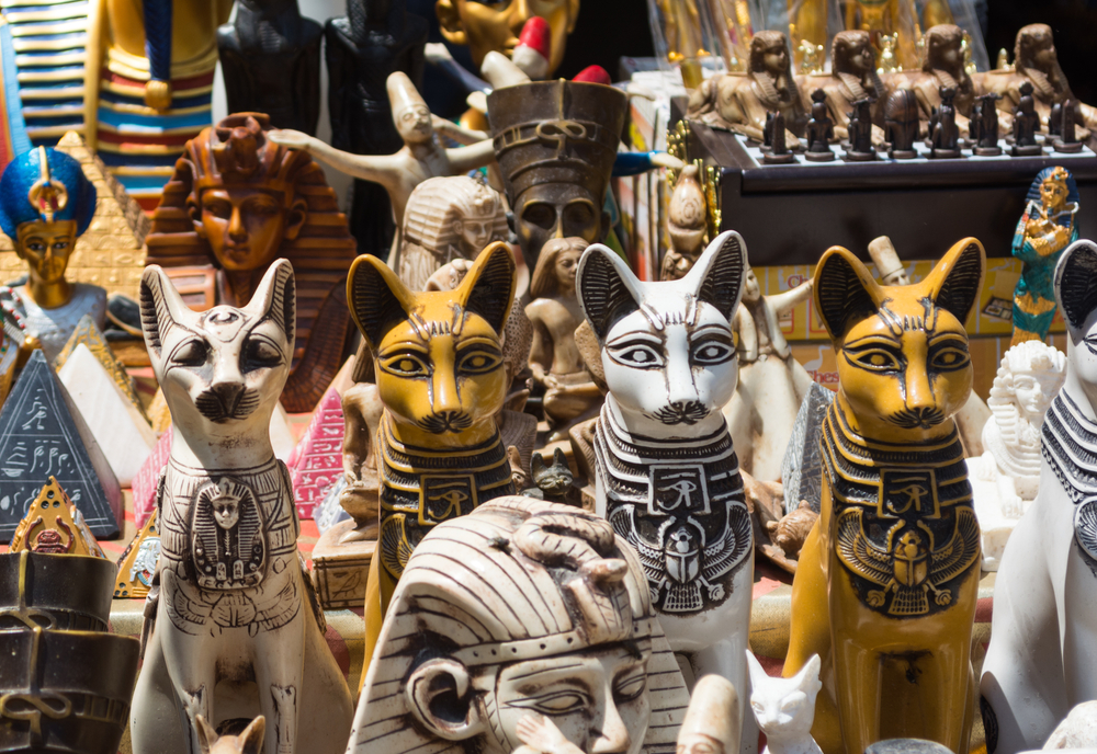 Figurki i pamiątki z Egiptu, Sharm el Sheikh, licencja: shutterstock/By Marwa Elsayed